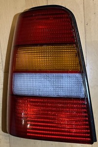 VW Golf III 3 Kombi 1H9945111 Rücklicht Rückleuchte Hecklicht 1H9945257 Links