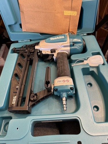 MAKITA Model AF601 16-Ga**STRAIGHT FINISH NAILER 2 1/2”**BRAND NEW - Picture 3 of 3