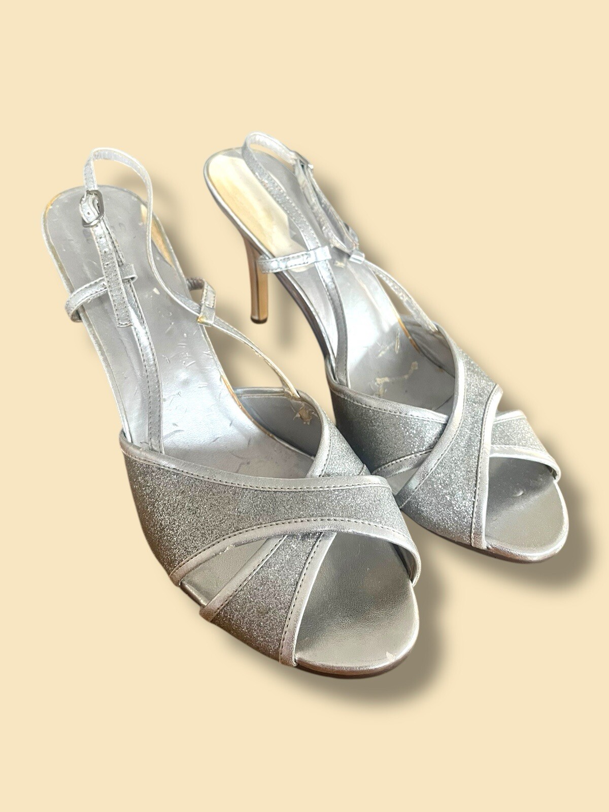 APL Sandali con tacco blu argento con cinturino sul retro glitterato