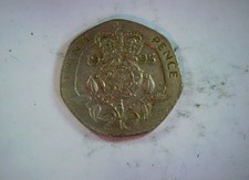 UK 1995 20 p Elizabeth II 20 Pence (Third portrait; crowned Tudor rose reverse)
