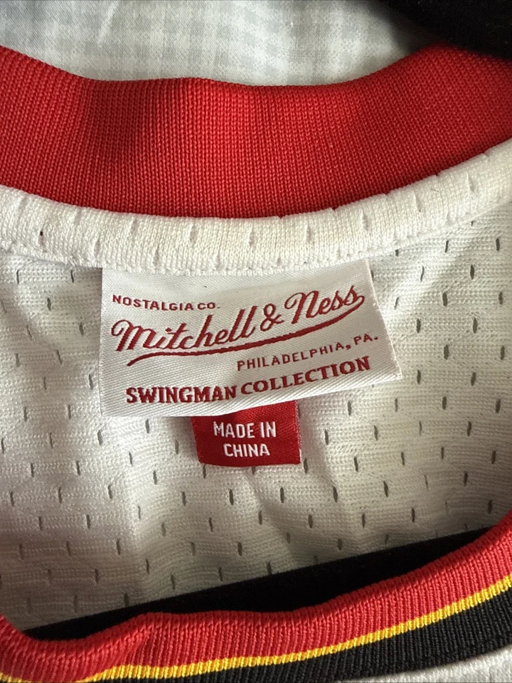 Mitchell & Ness Dikembe Mutombo #55 Atlanta Hawks 1996/97 para hombre talla XL - blanco Foto 4 de 4