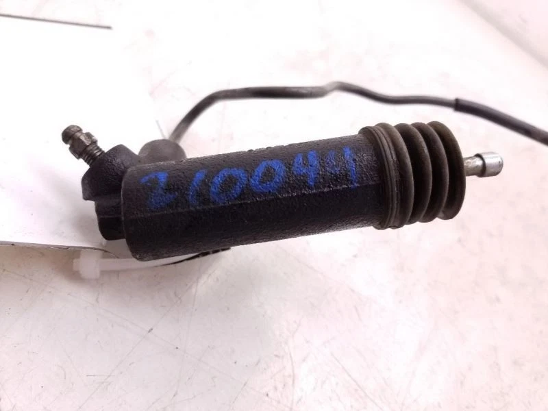 Cilindro esclavo de embrague 5 velocidades Opt MK5 se adapta a 03-08 VIBE 88972204 Foto 4 de 4