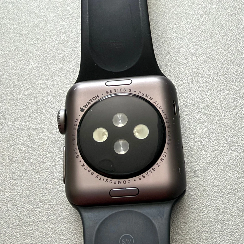 Apple Watch Series 3, photo 3 of 5