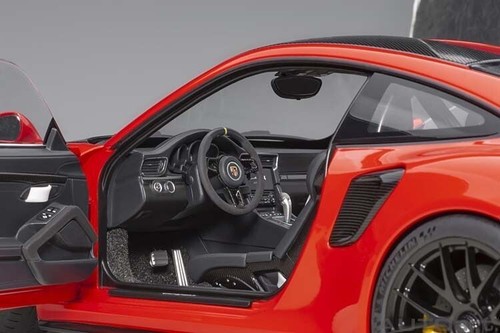 Autoart 1:18 Porsche 911 (991.2) GT2 RS Car Model - Picture 12 of 13