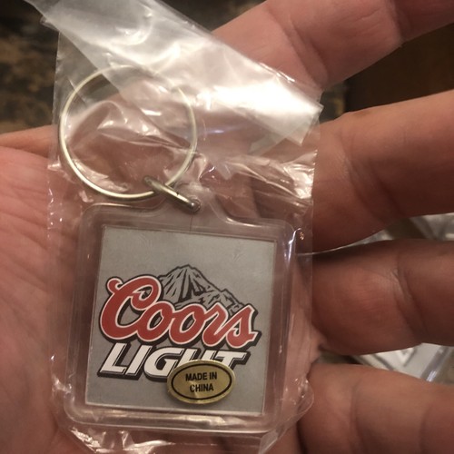 10 PCs. COORS BEER KEYCHAIN 'Coors Light' Emblem + Mountain in HARD PLASTIC - Picture 3 of 3