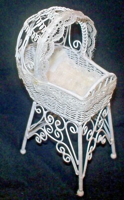 Dollhouse Miniature White Velvet Hat - 1:12 Scale Doll Accessory G8077