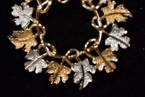 SARAH COVERTRY GOLD & SILVER OAK LEAF WREATH BROOCH 1960 - Picture 2 of 5