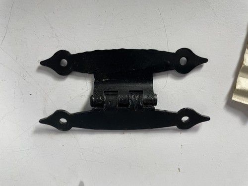 Paar gehämmerte schwarze koloniale H-Stil SCHARNIERE für 3/8" Offset-Schranktüren Neu - Bild 6 von 6