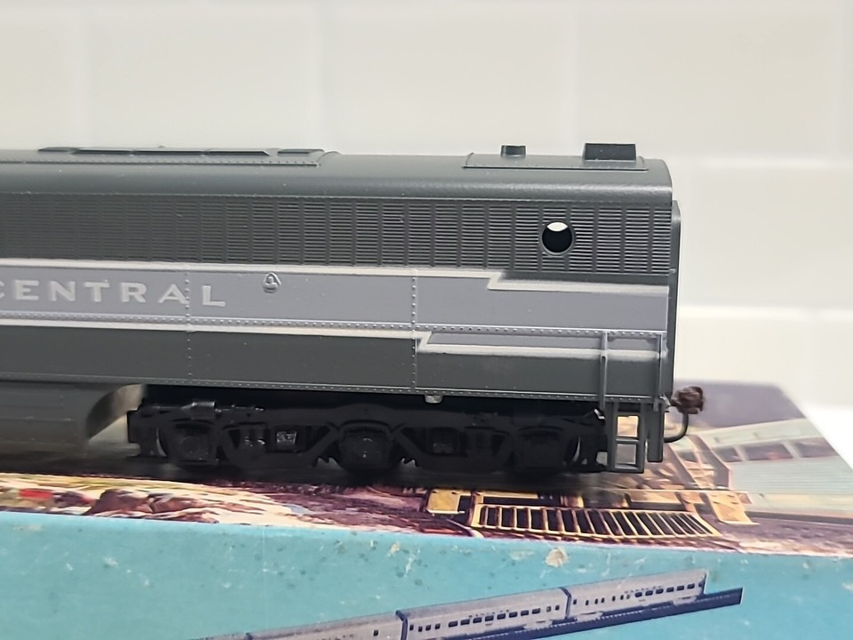 Athearn HO Scale PB1 Dummy New York Central NYC 4303 PA1 B Unit
