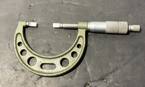 Mitutoyo 122-126 Outside Blade Micrometer 1-2" .0001" Missing ID Tag