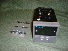 Honeywell UDC3000 Temperature Controller (19758-B4)