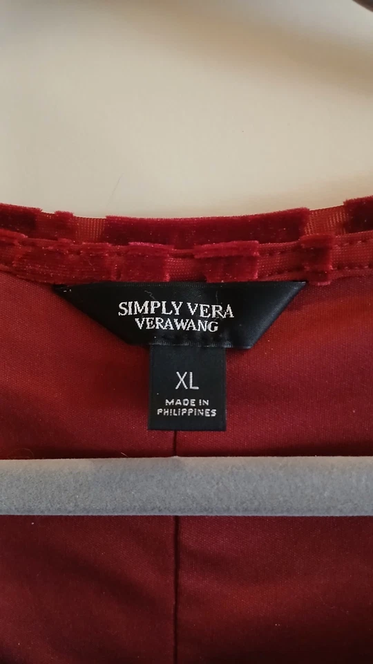 Simply Vera Top Velvet Burnout Red XL - Image 3 of 4