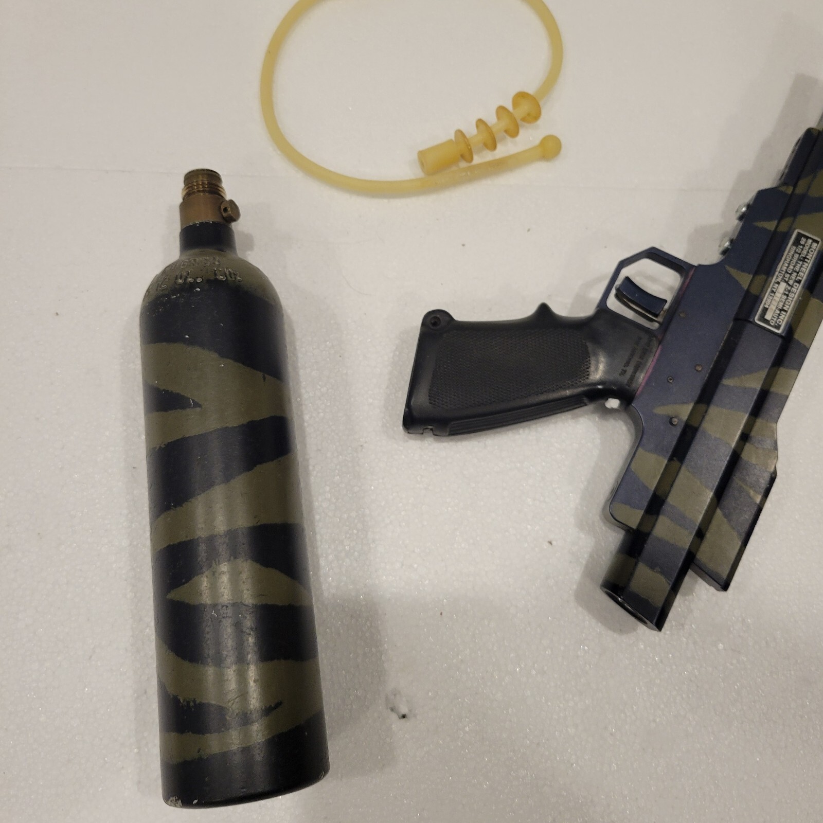 Icon Z1 Paintball Marker With Hopper, Squeegee, Mask, and Extra Bolt