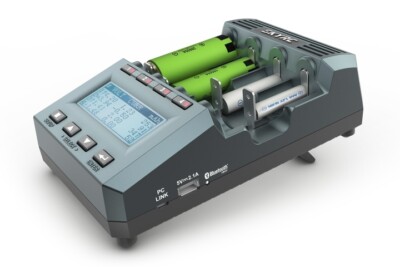 SkyRC Ladegerät & Analyzer MC3000 für 4xAA/AAA DC 4A