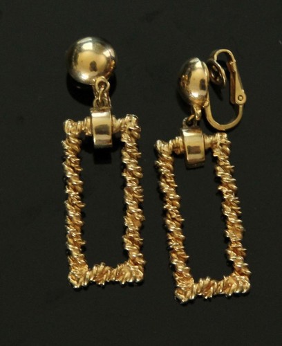 Vtg TRIFARI Crown Gold Tone Modern Art Deco Rectangle Clip-On Dangle EARRINGS - Picture 6 of 8