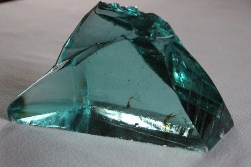 ca. 3 kg großer dekorativer Glasbrocken Glasstein aquamarinfarben Pyramidenform - Bild 4 von 14