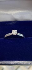 18t White Gold Solitaire ring containing one natural diamond Pre owned
