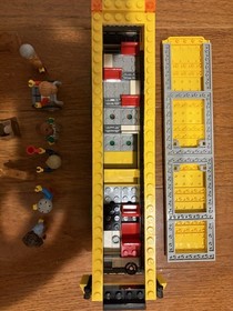LEGO CITY Bus Station 60154 100% COMPLETE + All Minifigures DISASSEMBLED