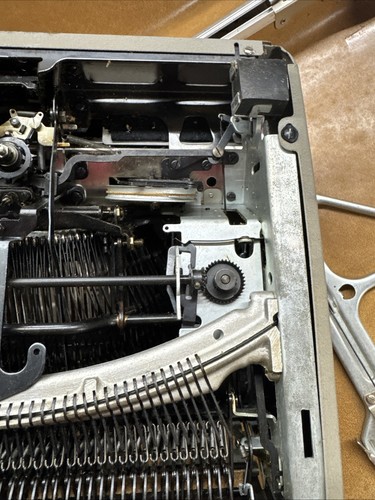 1950's SMITH CORONA SILENT SUPER Portable Manual Typewriter w/Carry Case Read - Picture 13 of 23