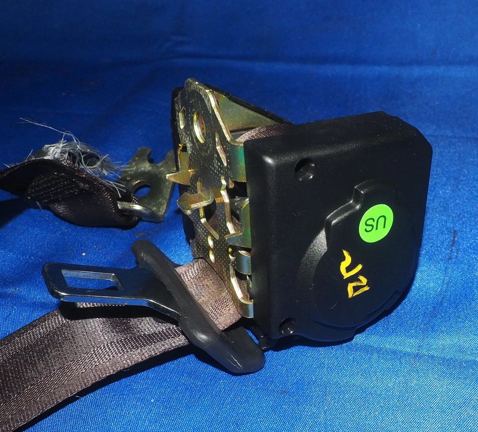 Conjunto de cinturón de seguridad derecho pasajero trasero convertible Jaguar XK8 1997-2006 FABRICANTE DE EQUIPOS ORIGINALES Foto 4 de 4