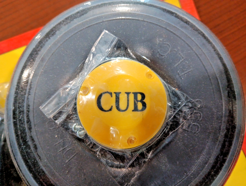 DU-BRO CAT. # 558TLC ~NIP!!~ 1/3 scale 5-5/8" Dia. Treaded Lightweight J-3 CUB - Picture 4 of 4