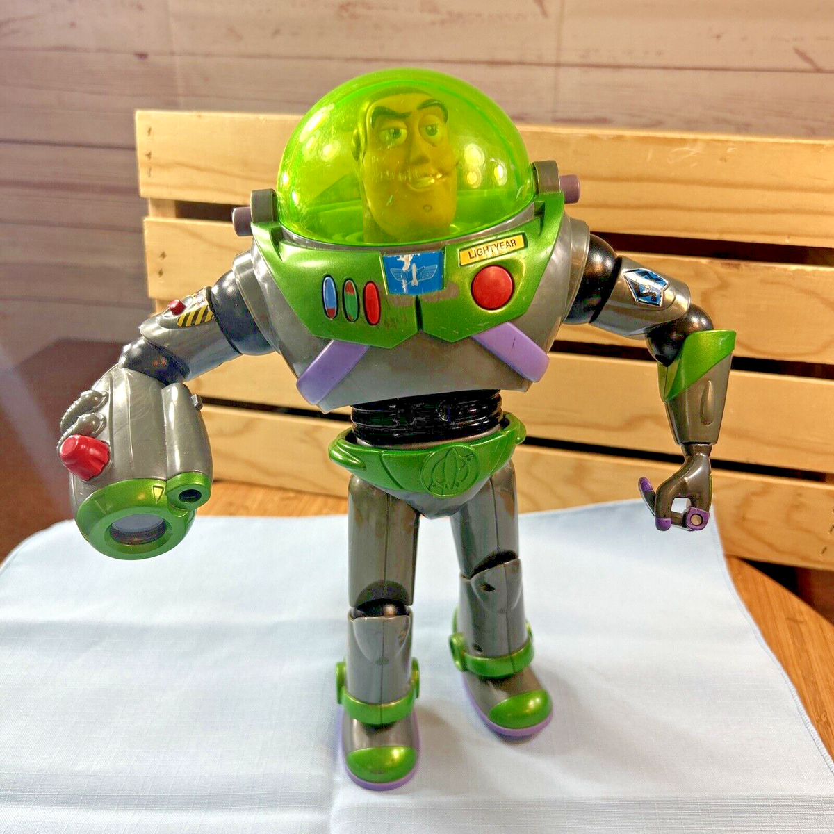 トイ・ストーリー RESCUE MISSION BUZZ LIGHTYEAR Toy Story - Search & Rescue Buzz Lightyear 12-inch Figure