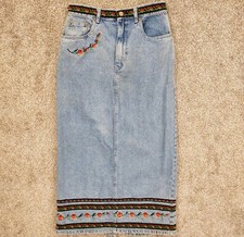 Vintage Womens 6 Skirt Rose Embroidered Denim Rhinestone Cottage Core Bill Blass