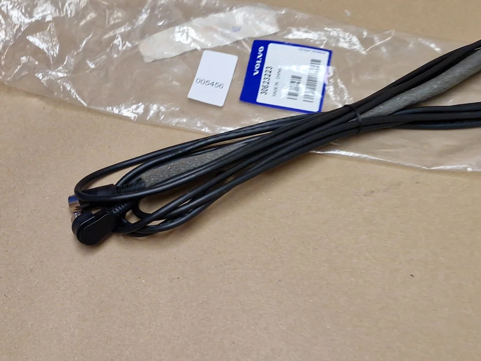 Volvo V40 Antenna Cable 2002-2004 30623223 Genuine NEW OEM Black Quality - Image 3 of 4