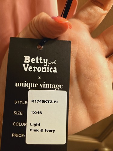 New 1x Unique Vintage x Betty and Veronica top - Picture 6 of 7