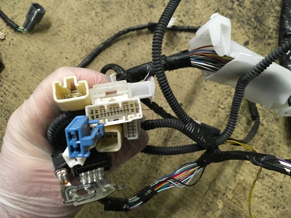 Chicote de fios de instrumentos Toyota Prius Prime 2017-2021 fabricante de equipamento original. - Imagem 4 de 4