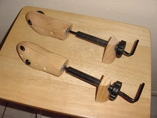 WOMEN'S QUALITY CEDAR WOOD SHOE STRETCHERS TREES-FOR SIZES 6-10 COMPARE PRICES