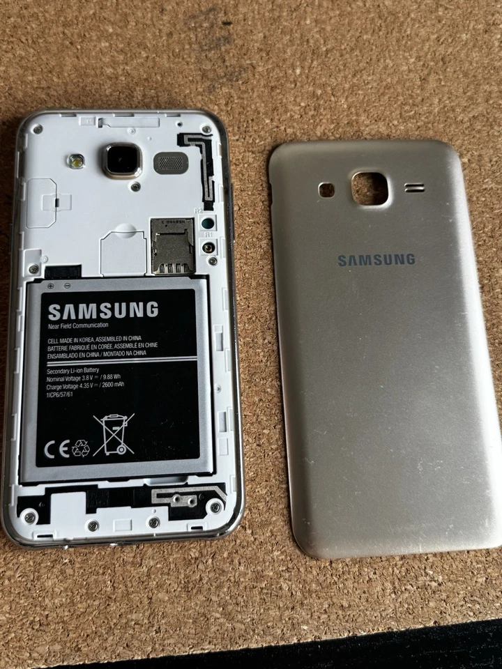 Samsung Galaxy J5 Duos Gold, Foto 4 von 4