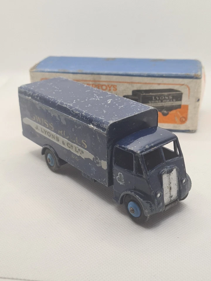 Dinky Toys 514 Guy Van Lyons Swiss Rolls Boxed Original Playworn  - Image 4 of 4