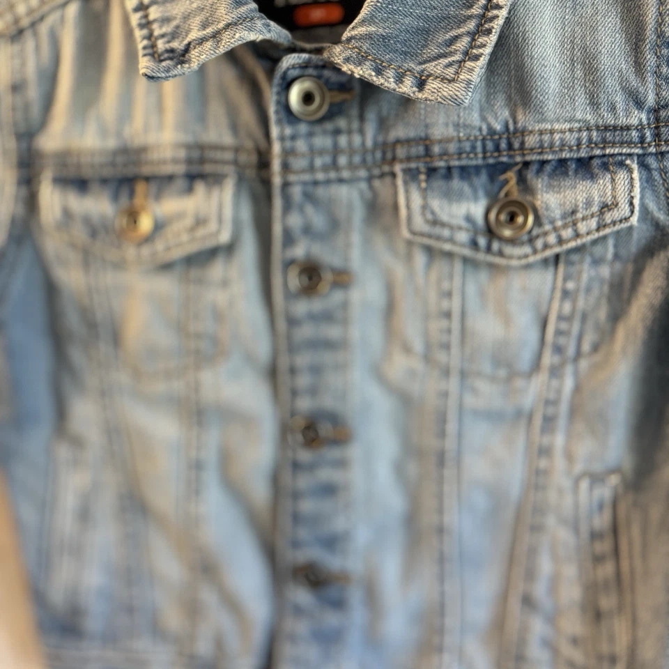 Niña pequeña, chaqueta vaquera con estrella bordada de Dallas Cowboys en la espalda 3T Foto 3 de 4