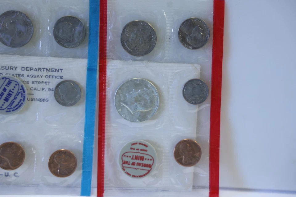 U.S. Mint Set 1970 Uncirculated Coin P&D (10 Coins) - Original - Image 2 of 4