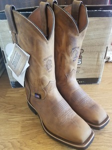 square toe chippewa boots