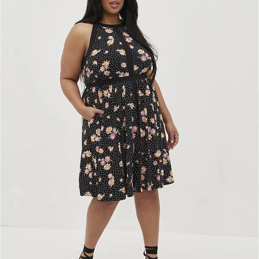 Plus size skater dress with pockets top