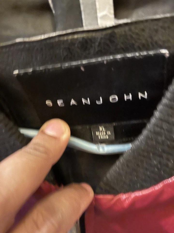 Chaqueta bomber Sean Jean de cuero y poliéster roja y negra talla XL para hombre, usada  Foto 2 de 4