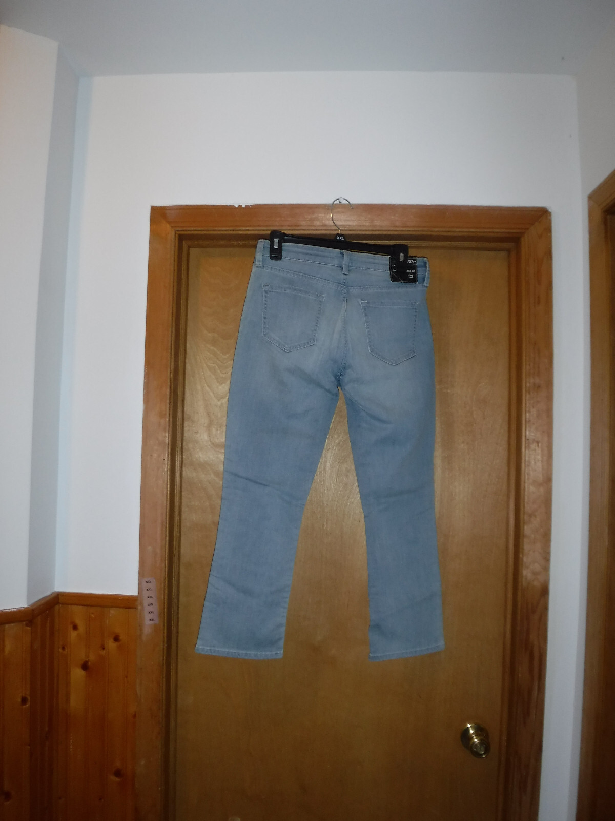 Picture 9 of 64