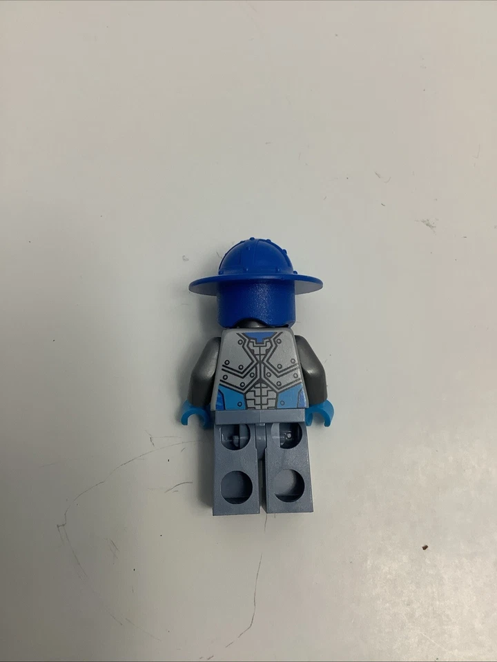 Lego Minifigure Nexo Knights Royal Soldier Guard Figure Nex024 30371 C0470 - Image 2 of 2