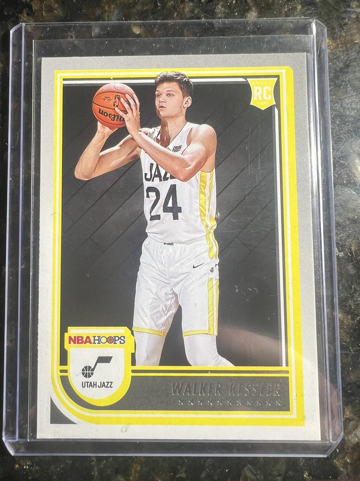 Walker Kessler - ROOKIE - 2022-2023 NBA Hoops RC YELLOW - #252