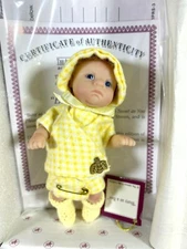 *14 ASHTON DRAKE GALLERIES 4.5" VINYL DOLL BUSY AS A BEE SWEET AS YOU PLEASE