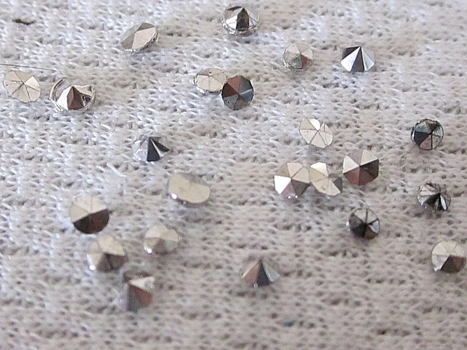 24 ВИНТАЖНЫХ МАРКАЗИТА СМЕШАННЫЙ РАЗМЕР АНТИКВАРНЫЕ КРАПЧАТЫЕ СТРАЗЫ НЕИСПОЛЬЗОВАННЫЕ 4 ЮВЕЛИРНЫХ ИЗДЕЛИЯ РЕМОНТ - Изображение 3 из 4