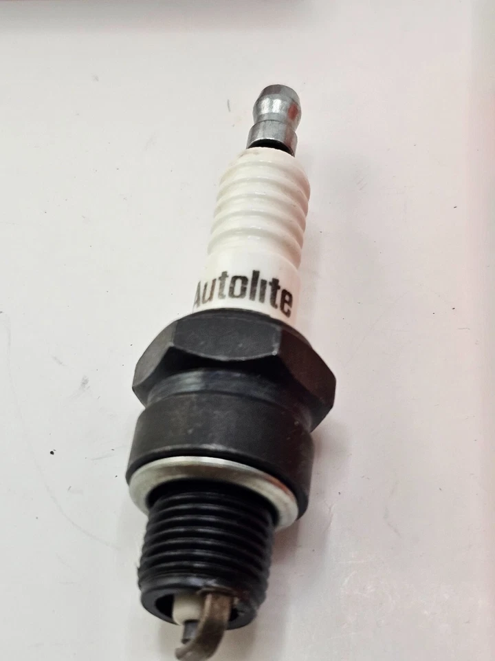 (CANTIDAD 4) Bujía Autolite Cobre 275 para 1980 Triumph Spitfire 1979 Renault Foto 3 de 4