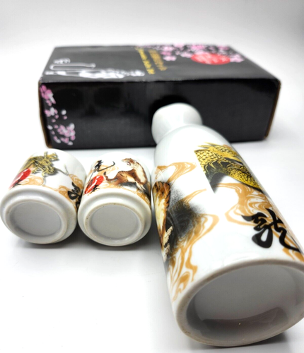 Memory of Japan Porcelain Sake Set Carafe and 2 Cups Tiger & Dragon - Picture 5 of 6