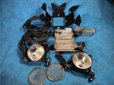 Lot of 4 Lowel Studio Lights   2 Omni  2 Tota   As-Is