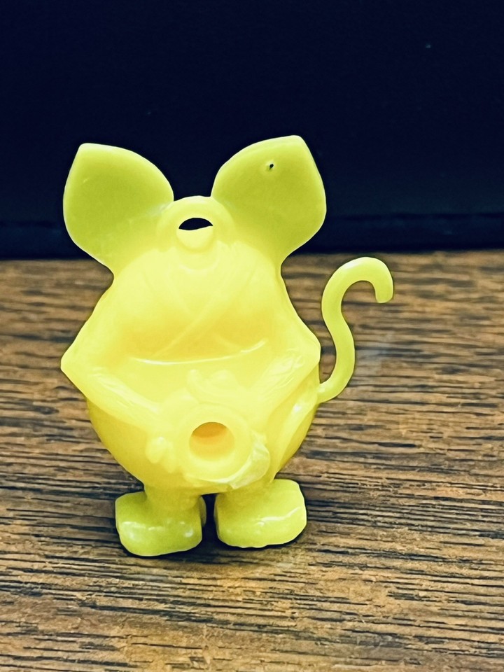 RAT FINK vintage YELLOW charm figure Ed Roth 1960s ExCeLeNt 1 3/8 white ...
