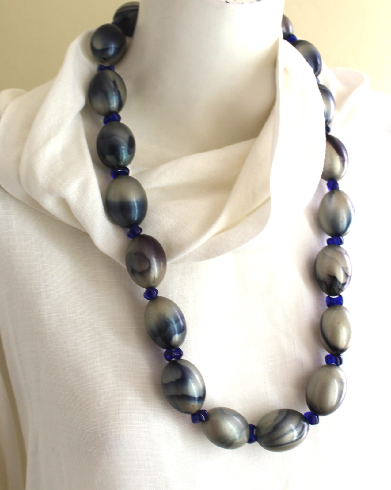 Estate Lustrous Chunky Gray Blue Cobalt Glass Necklace unsure Monies eskandar?