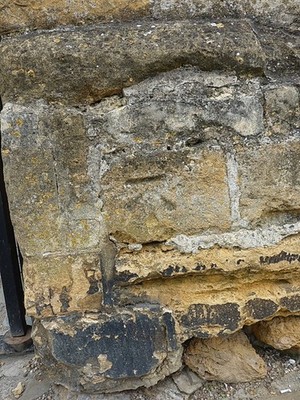 Photo 6x4 OS benchmark - Broadway, The Lygon Arms Broadway/SP0937 The ra c2017