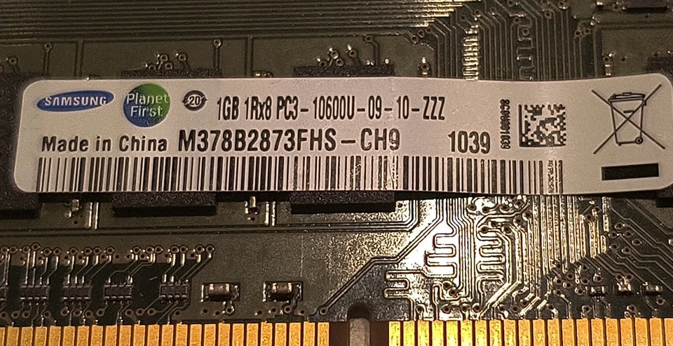 1GB DDR3 Samsung Desktop Memory 1Rx8 PC3-10600U-09-10-A0 Non-ECC - Image 2 of 2